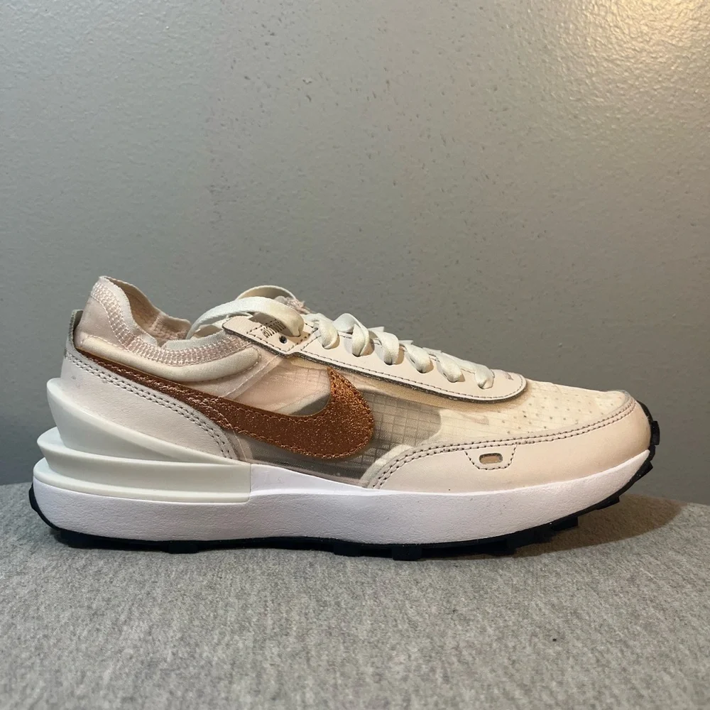Nike Waffle One ESS Light Soft Pink Athletic Women’s Shoe Size 8 FB1298 600​​​ - Picture 2 of 11
